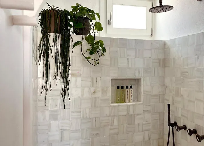 Romeo And Julio Summer House *