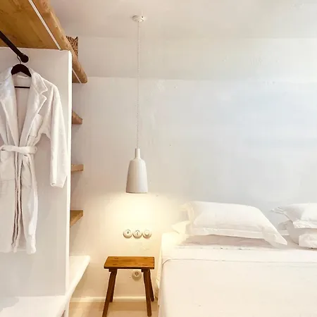 Romeo And Julio Summer House