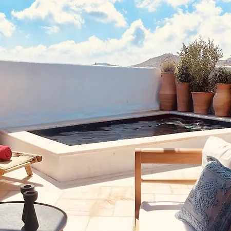 Romeo And Julio Summer House *