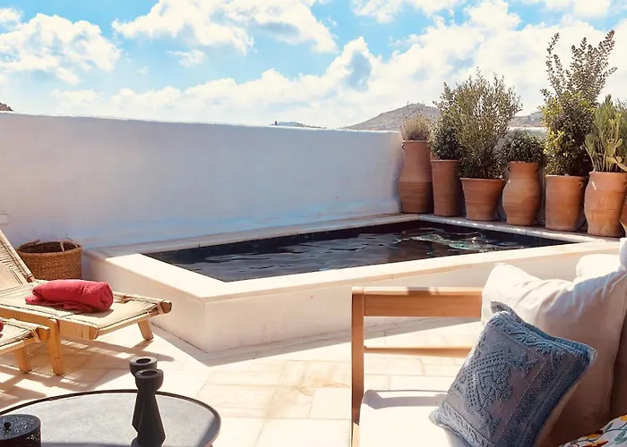 Romeo And Julio Summer House *