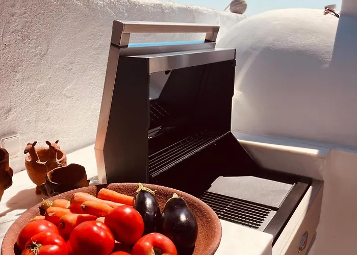 Romeo And Julio Summer House קלפטיס