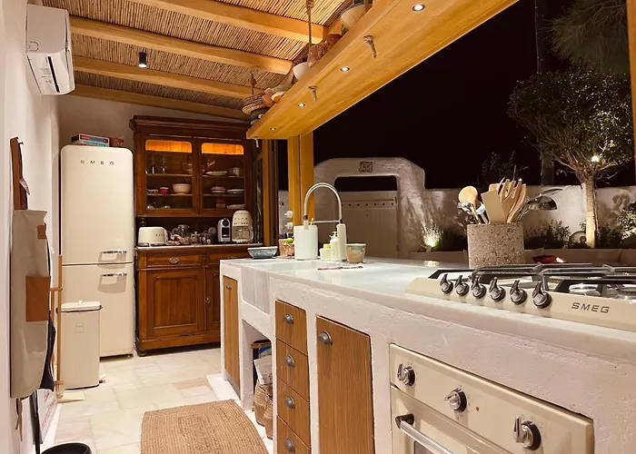 Romeo And Julio Summer House